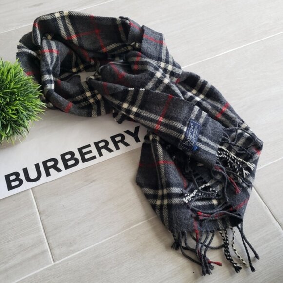 BURBERRY - Scarf - Picture 3 of 13